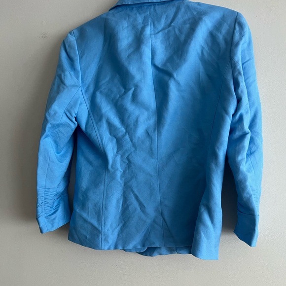 Blazer - Picture 2 of 4